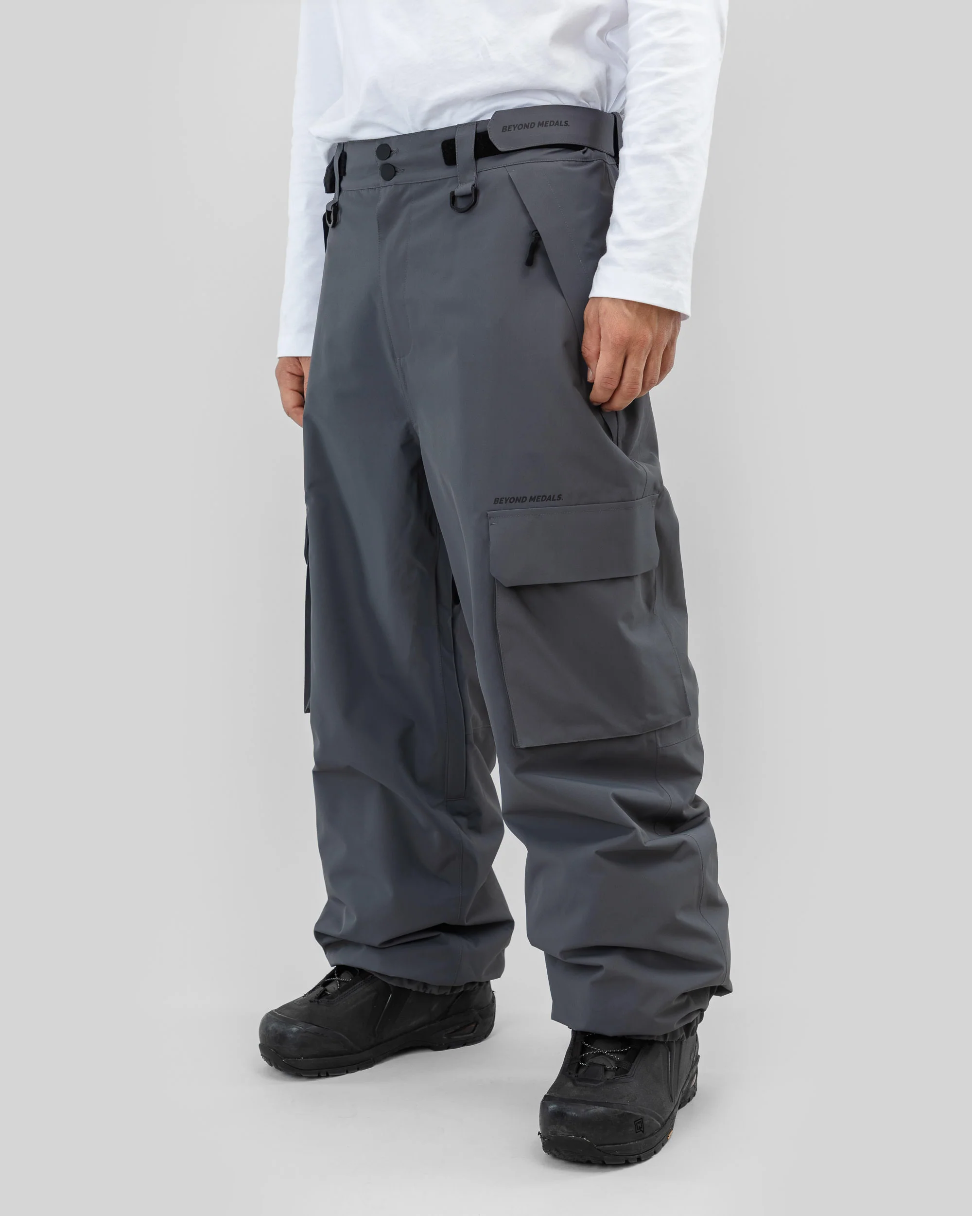 Beyond Medals Cargo 2L Pants - Anthracite - Image 3