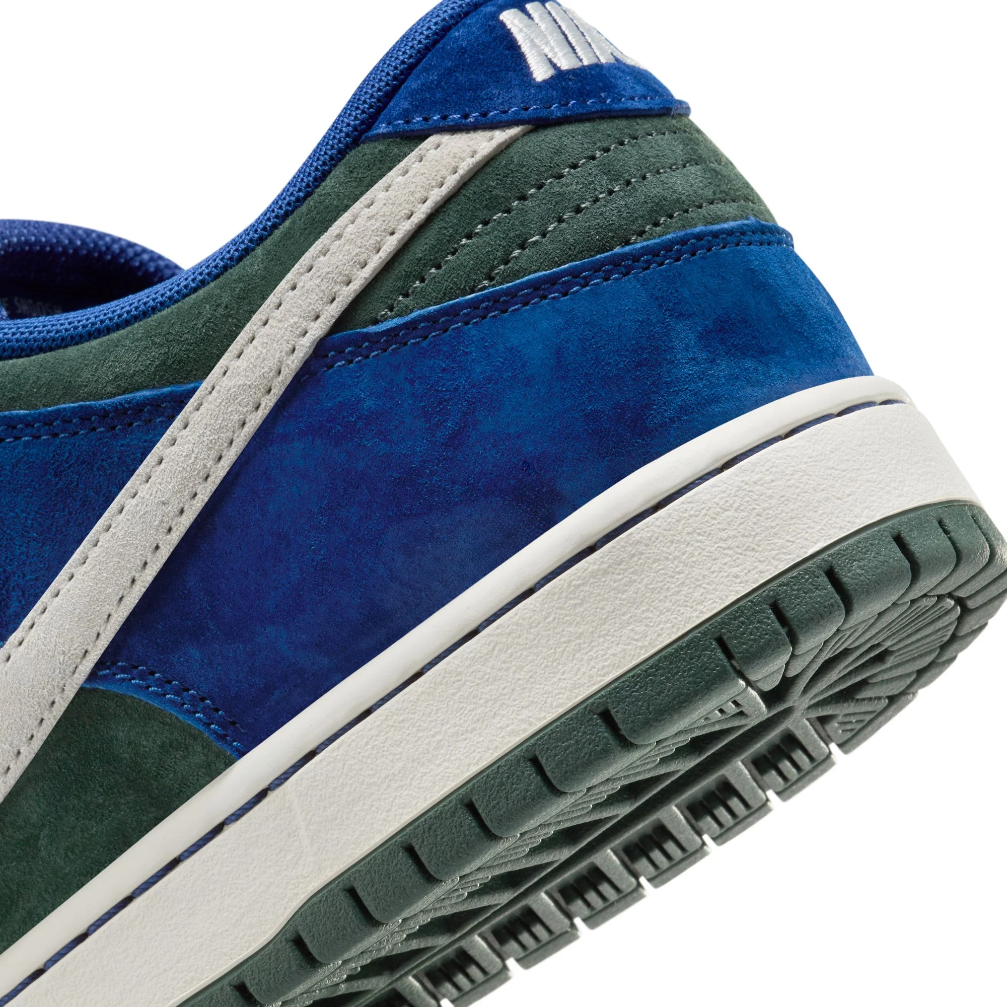 Nike SB Dunk Low Pro - Image 22