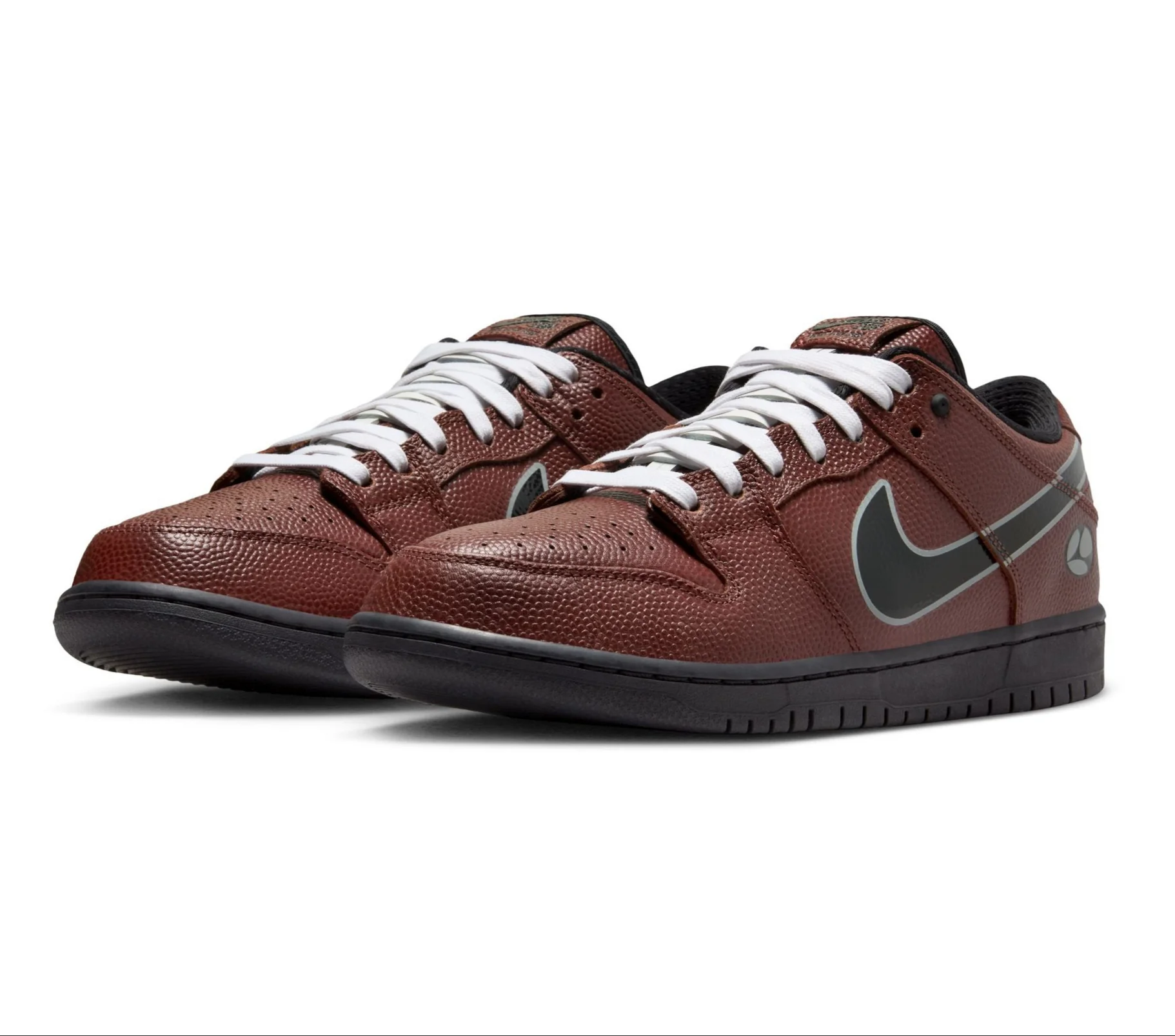 Nike SB Dunk Low Pro - Limosine Dark Pony / Black / Silver - Image 2