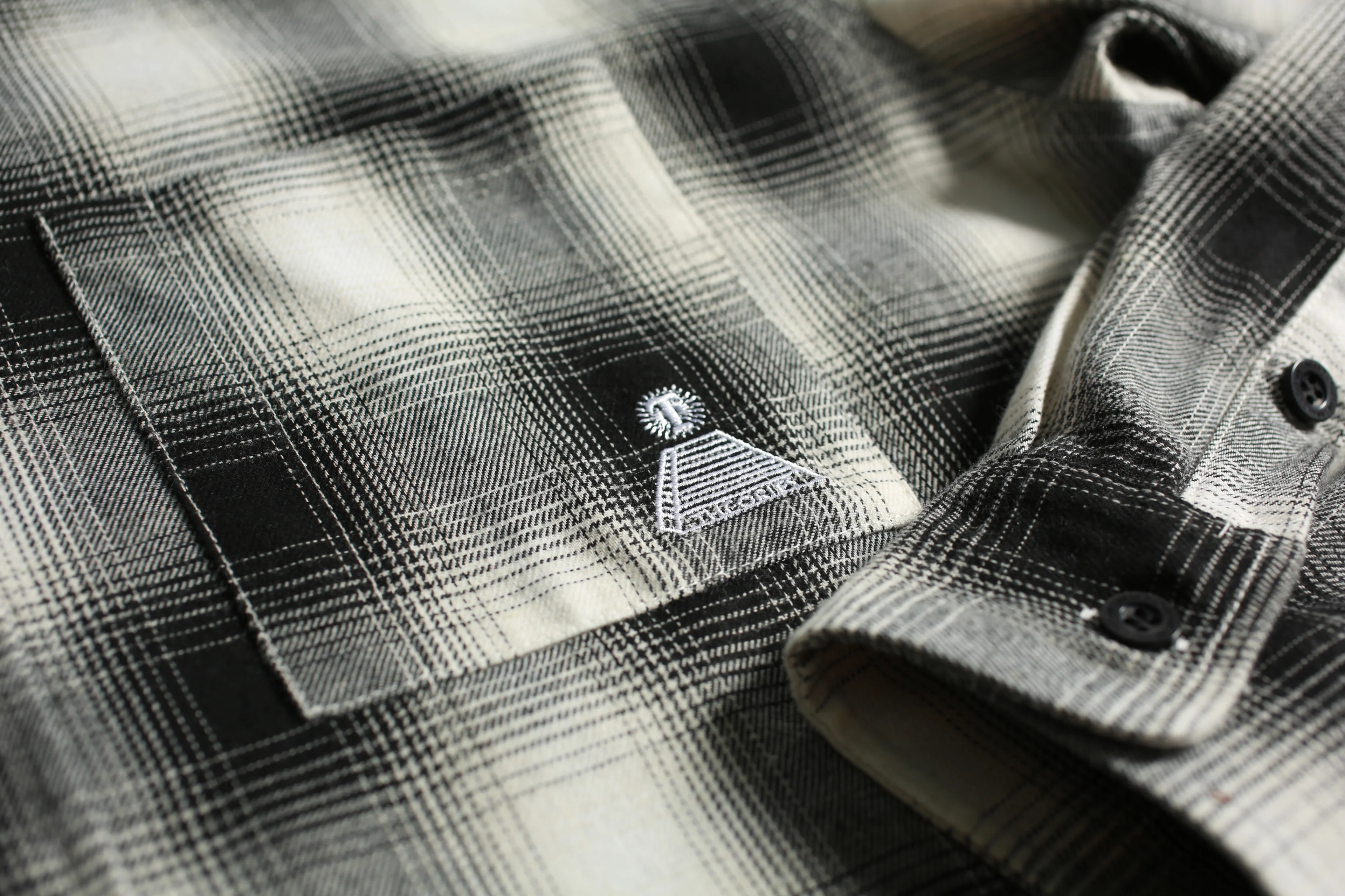 Theories Cascadia Flannel - Black / White - Image 4