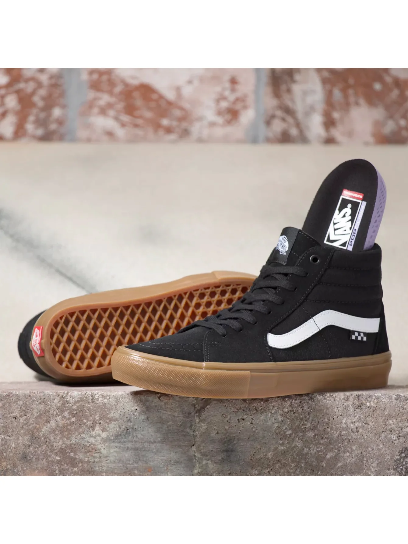 Vans Skate Sk8 Hi-Black/Gum - Image 2